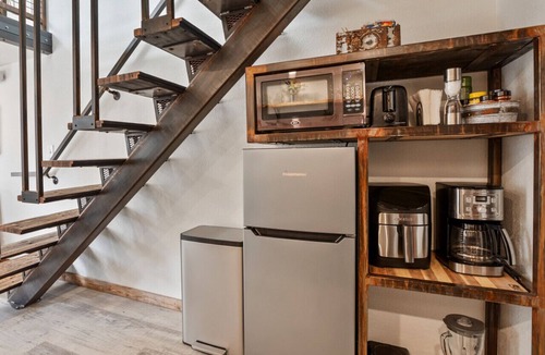 Florissant Apartment | Ponderosa Mtn. Suite - Hiking, Rustic Charm, Ski Central