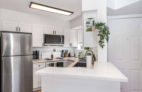 Ocean Side Village Apartment | Pondview Condo: 0.5mi to Beach!