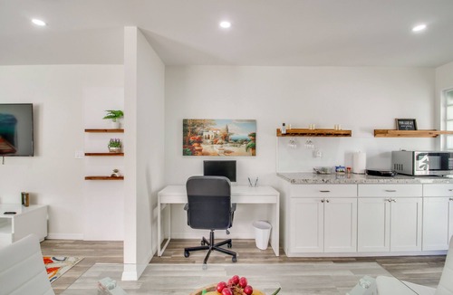 Country Club Apartment | Pool Access! Country Club of Miami Summer Getaway