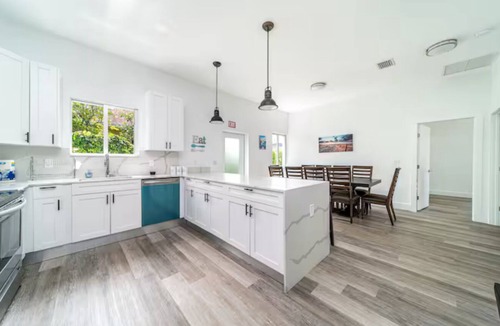 Hallandale Beach House | Pool Boutique 5 Villa by the beach, Heated pool Hot tub