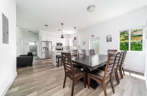 Hallandale Beach House | Pool Boutique 5 Villa by the beach, Heated pool Hot tub