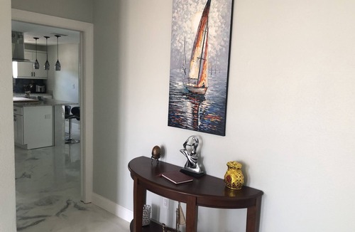 Tampa Shores House | POOL, FISH FROM THE DOCK, Newly renovated of entire house with new appliances.