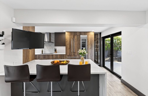 Birch Park Finger Streets House | Pool + Hot Tub | 5 Min Walk to Beach | Birch Park | Soleil Modern