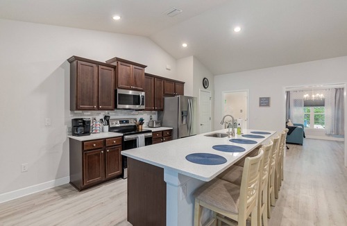 Port Malabar House | POOL & HOT TUB! Pet Friendly, King Beds, Melbourne Beach!
