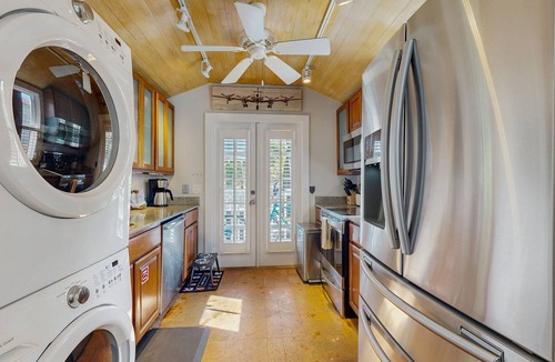 Old Town House | Pool, Pet-friendly, Bicycles and 5 min walk to Beach