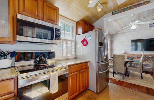 Old Town House | Pool, Pet-friendly, Bicycles and 5 min walk to Beach
