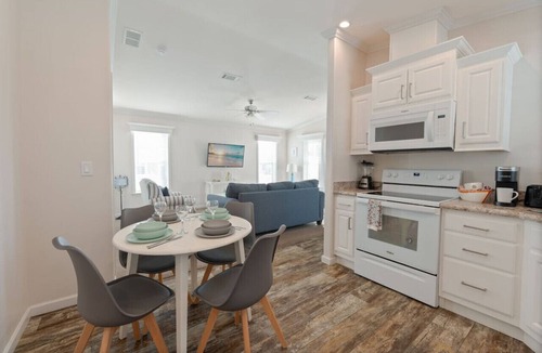 Kissimmee House | Pool, Pickleball, Gym, Playground + Near Disney!
