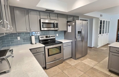 Tempe House | Pool & pool table at pet friendly family home