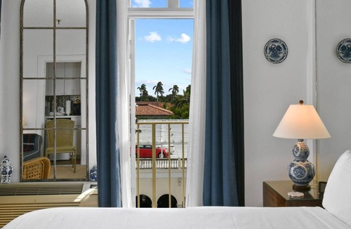 Palm Beach Condo | Pool/Valet/beach&dining/Yacht StudioWBalcony