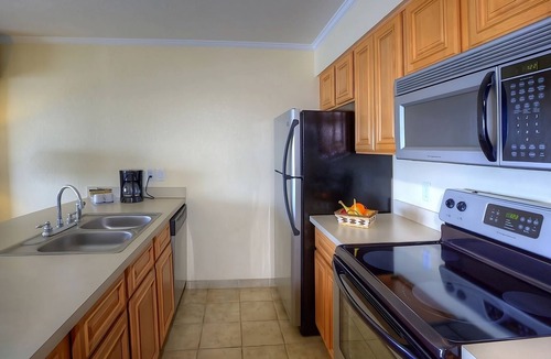 Rocky Point Hotel | Pool View Balcony! Unit w/Kitchen! Pool, Parking, Near Henry B. Plant Museum!