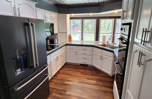 Tallahassee House | Pool-Walkabout on 9 Parklike Private acres