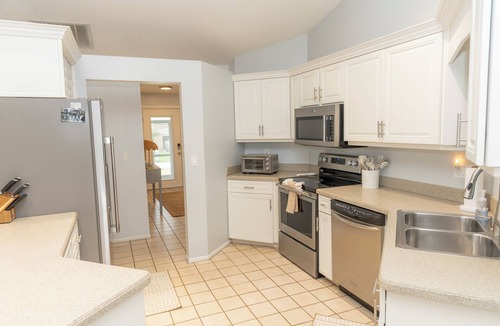 Englewood South House | Pool + Waterfront + No Bridge Gulf Access + Dock + 3 Bedrooms, 4 beds, 1 sofabed