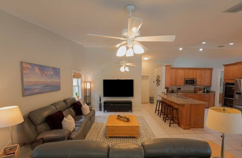 Country Walk House | ‼️Poolside Miami Paradise w/BBQ + Outdoor Lounge