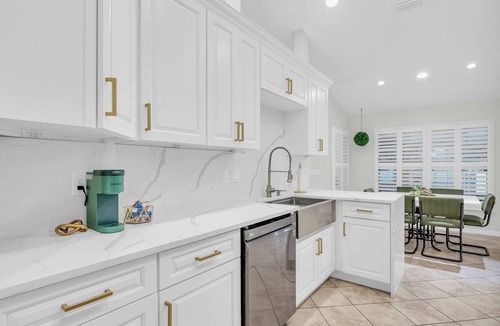 Candler House | Poolside Paradise - 3 BR with Game Room & Pool Table!