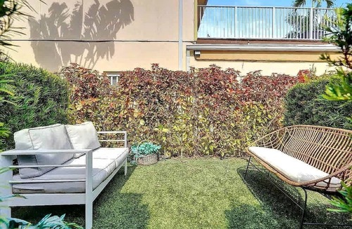 Mango Groves Apartment | Poolside Suite in Lake Worth | 2 Queen Beds