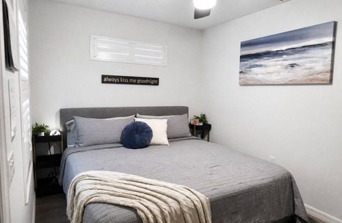 Sanford House | Poolside Suite with Heated Hot Tub · Boombah & SFB Airport