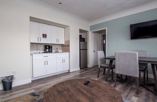 Hollywood Hotel | Pousada Suites at Hollywood Beach