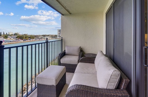 Sunset Beach Condo | Premier Top Floor Condo with Bay View - - Pool, Hot Tub - Land's End 4-405