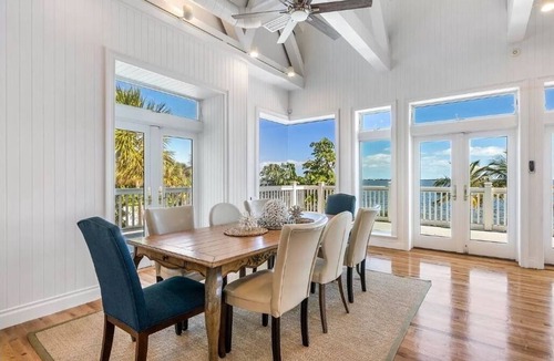 Interchange Square Villa | Prestigious waterfront Villa
