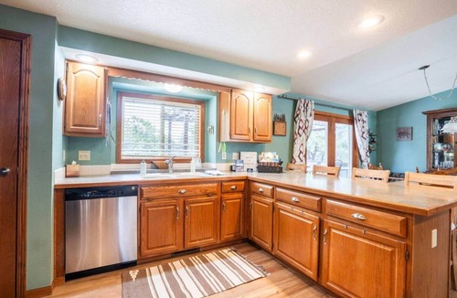 Buena Vista House | Princeton View 3BR w/perfect backyard for dogs