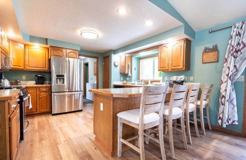 Buena Vista House | Princeton View 3BR w/perfect backyard for dogs