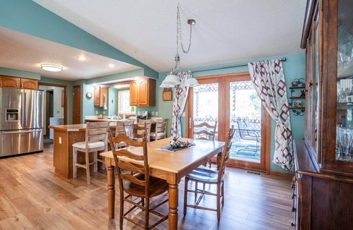 Buena Vista House | Princeton View 3BR w/perfect backyard for dogs