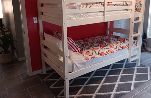Old Town House | Private 2-bedroom house close to blue springs.FREE WIFI