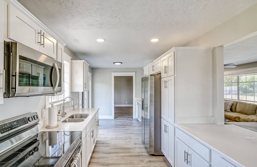 Lynn Haven House | Private 3 Br 2 Ba Home with huge, fenced yard- Minutes to Bay & Beaches