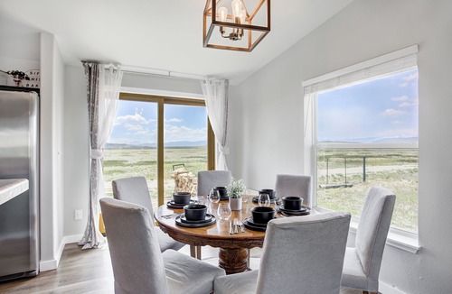 Fairplay House | Private 40-Acre Estate - Hot Tub Under the Milky Way - 40 Min to Breckenridge