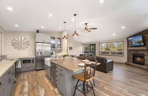 Pine House | Private 60-Acre Mountain Retreat | Hot Tub & Views
