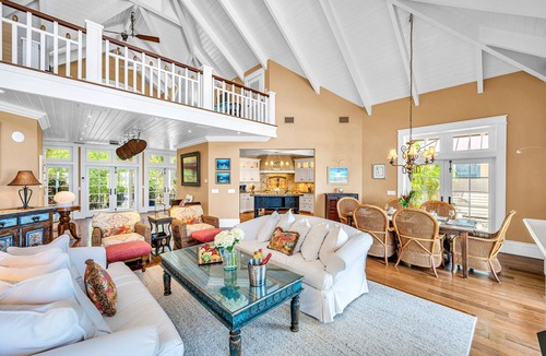 Islamorada Villa | PRIVATE BEACH/Heated Pool/volleyball court/Orchid Beach Key
