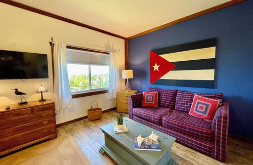 Painters Walk Apartment | PRIVATE BEACH RIGHT OUTSIDE YOUR DOOR!