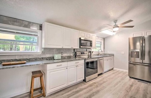 Summerfield House | Private Dog Park 4mi to Lake/Beach Legends Run