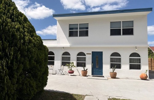 Allapattah Apartment | Private duplex (first floor) centrally located to beaches and the city of Miami.