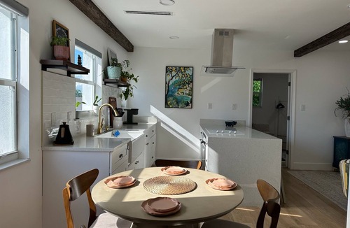 Allapattah Apartment | Private duplex (second floor) centrally located to beaches and the city of Miami.