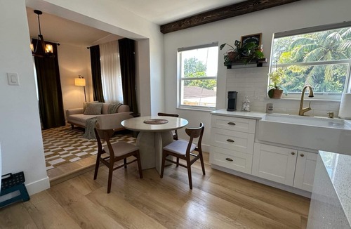 Allapattah Apartment | Private duplex (second floor) centrally located to beaches and the city of Miami.
