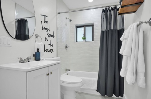 West Little River House | Private Guest Suite with Patio, BBQ, & Parking by MIA Airport, Beaches, Wynwood