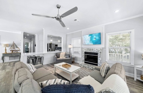 Crystal Beach House | Private Heated Pool - Free Golf Cart - 4 Min Walk to Beach -Crystal Beach