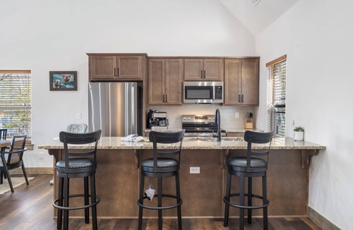 Branson House | Private Hot Tub & Firepit with Water Views, Community Indoor Pool & Daily Attraction Tickets