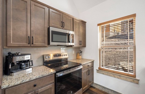 Branson House | Private Hot Tub & Firepit with Water Views, Community Indoor Pool & Daily Attraction Tickets
