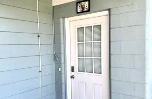 Winter Haven Apartment | Private King Suite with W/D near LEGOLAND & Winter Haven Hospital