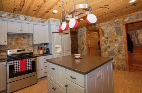 Aberdeen House | Private Lakeside Cabin - Minutes from Pinehurst Village & Golf
