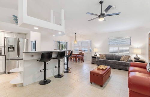 Sebastian Highlands House | ☆☀︎❀Private Oasis! Heated Pool, Fenced Yard, Poolside Bathroom, Mins to Beach!