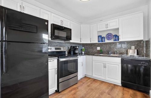 Boulevard Heights House | Private Pool, Giant Chess, Golf, Games by Ventur
