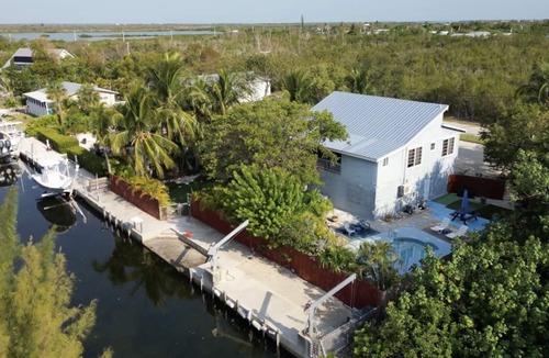 Little Torch Key House | PRIVATE POOL HOME. BOATERS PARADISE…LITTLE TORCH KEY. GREAT FISHING LOBSTERING