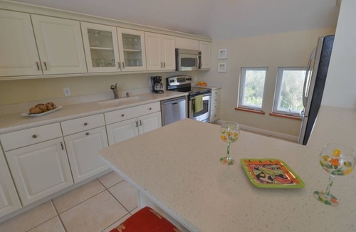 Jose's Hideaway House | Private Pool Home Spectacular Sunsets Steps from the Beaches & StarLink Internet