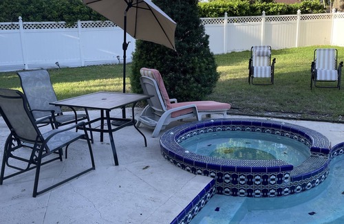 Largo House | PRIVATE POOL, HOT TUB, BBQ, fenced retreat, a mile walk from beaches