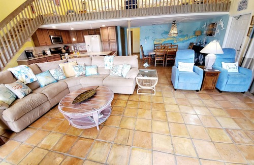 Key Colony Beach House | Private pool, sleeps 7, 5min access to Ocean, 37.5ft dock, shelter bay view