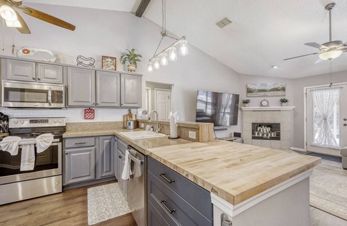 Doctors Inlet House | Private Pool Home Gym RV Hookup Pet Friendly Florida Retreat. IEV Certified.