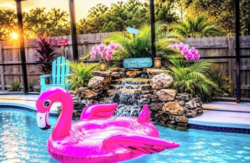 Vero Beach House | Private Resort Retreat Heated Pool, Spa & Tiki Bar Pets ok Beaches nearby
